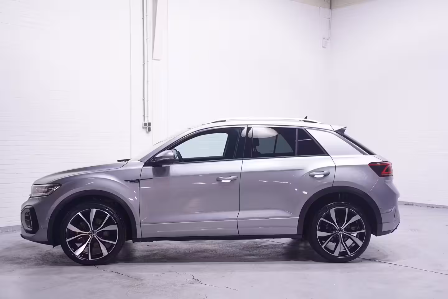 Volkswagen T-Roc 1.5 TSI 150 pk Aut. R Line Ext/Int. Matrix LED Dodehoek Assist, Elek. Achterklep, 19" LMV,