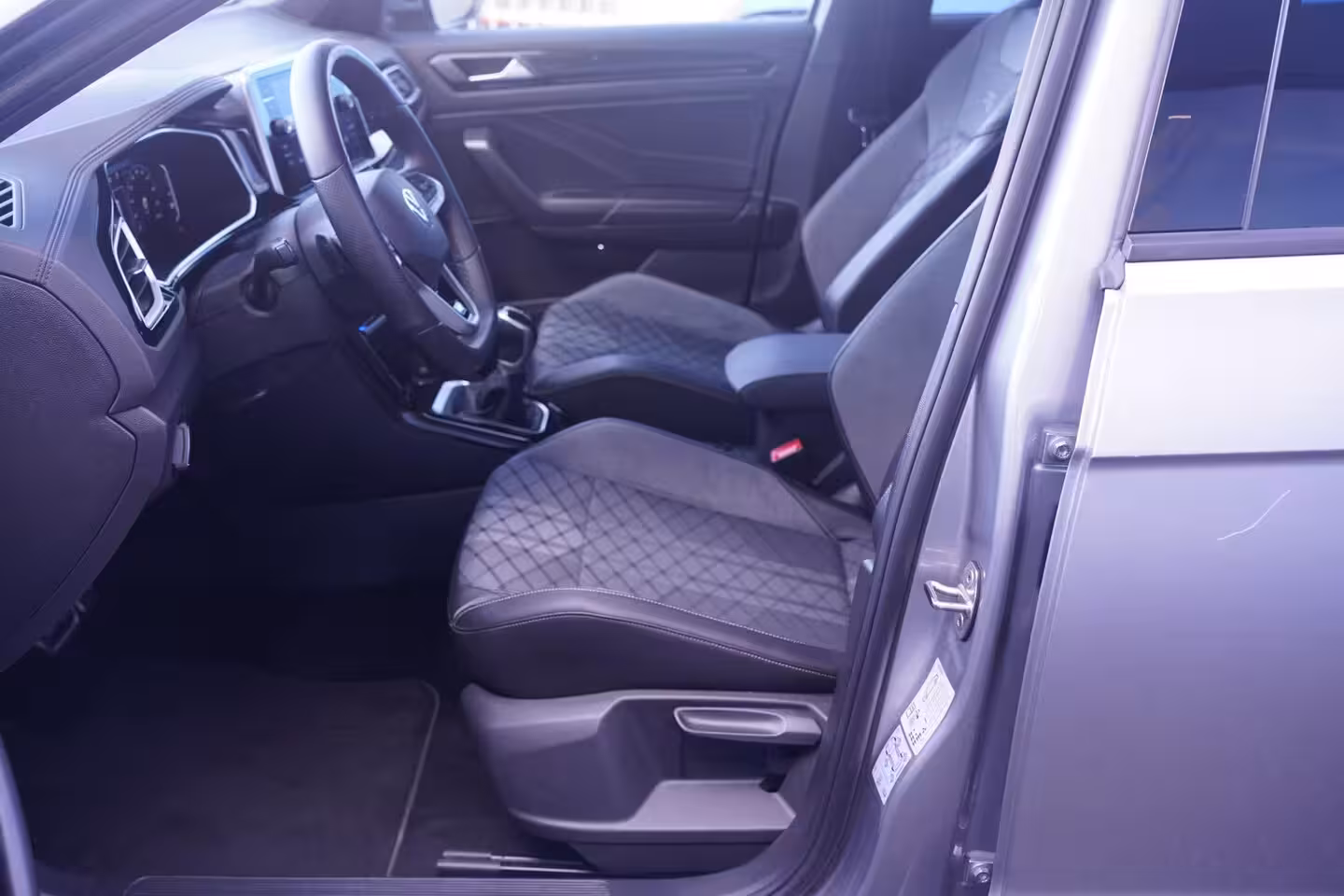 Volkswagen T-Roc 1.5 TSI 150 pk Aut. R Line Ext/Int. Matrix LED Dodehoek Assist, Elek. Achterklep, 19" LMV,