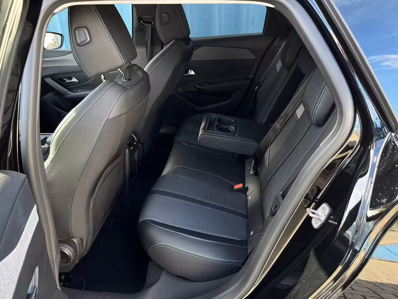 Peugeot 308 SW 1.2 Hybrid 136 e-DCS6 Allure Stoel/stuur verwarming | Carplay | 360° Camera | | Achterbank