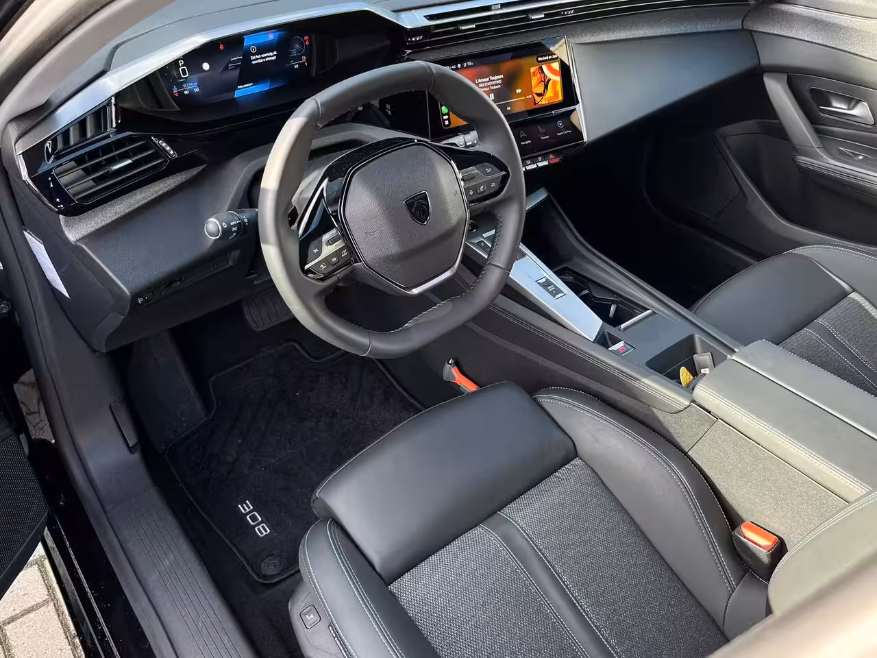 Peugeot 308 SW 1.2 Hybrid 136 e-DCS6 Allure Stoel/stuur verwarming | Carplay | 360° Camera | | Achterbank