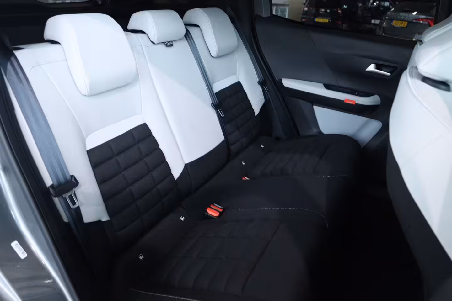 Citroën Ë-C3 Aircross Max 113pk 44 kWh | Cruise Control | Achteruitrijcamera | Climate Control | Navigatie | Car
