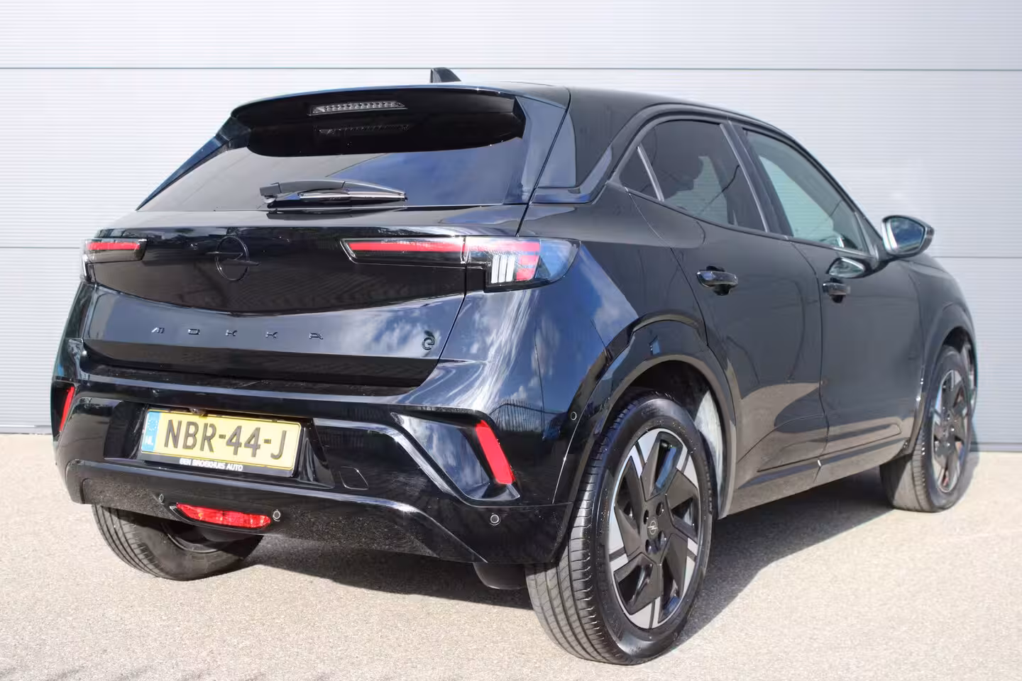 Opel Mokka-e GS 54 kWh | Fase 3 laden | Navigatie | Camera | Stuurverwarming | Apple carplay | Bluetoot