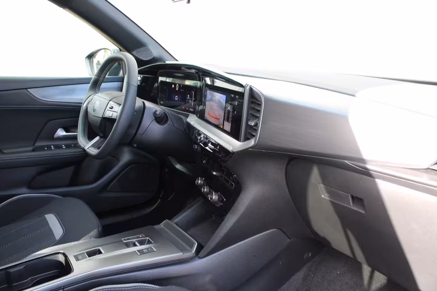 Opel Mokka-e GS 54 kWh | Fase 3 laden | Navigatie | Camera | Stuurverwarming | Apple carplay | Bluetoot