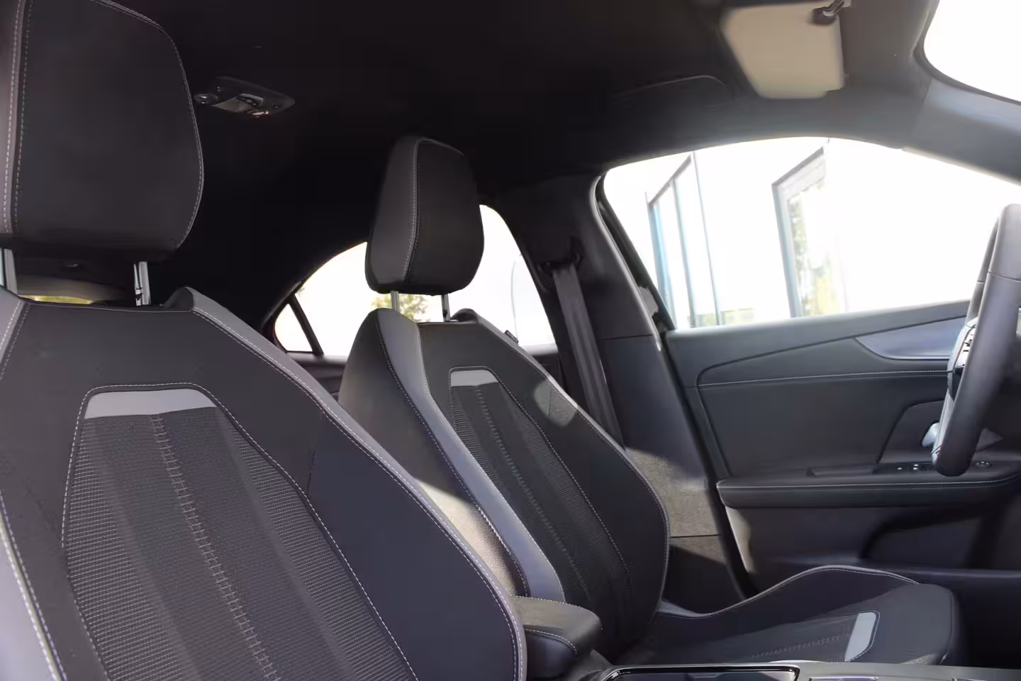 Opel Mokka-e GS 54 kWh | Fase 3 laden | Navigatie | Camera | Stuurverwarming | Apple carplay | Bluetoot