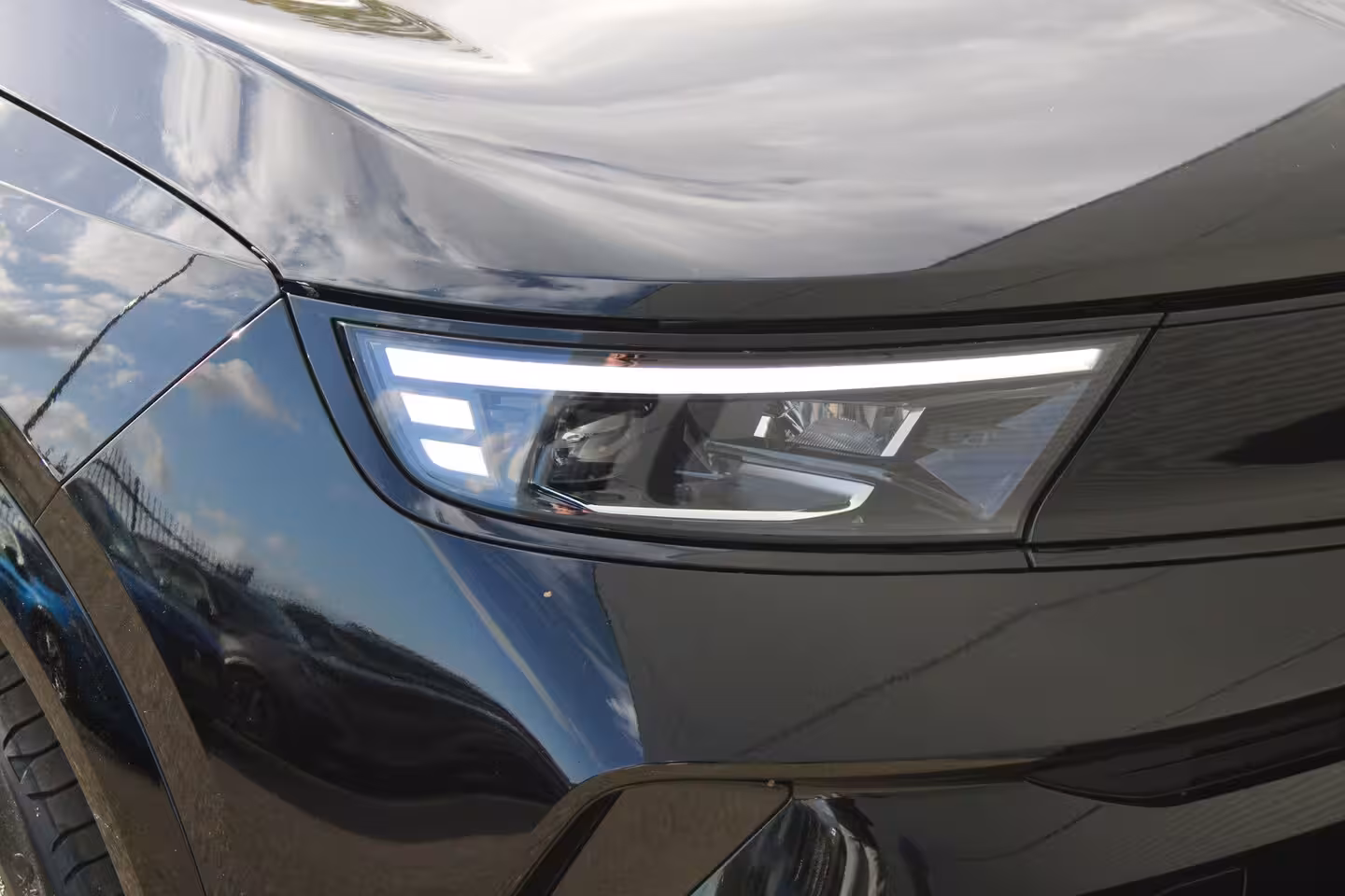 Opel Mokka-e GS 54 kWh | Fase 3 laden | Navigatie | Camera | Stuurverwarming | Apple carplay | Bluetoot