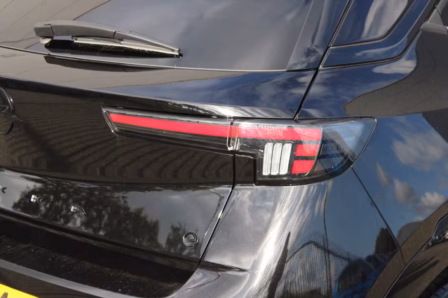 Opel Mokka-e GS 54 kWh | Fase 3 laden | Navigatie | Camera | Stuurverwarming | Apple carplay | Bluetoot