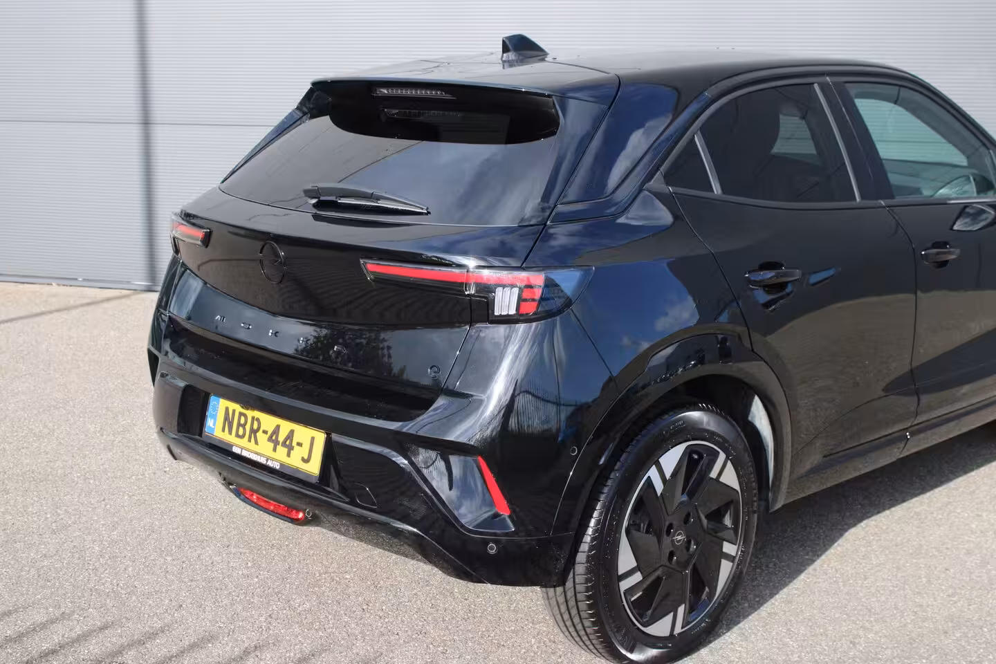 Opel Mokka-e GS 54 kWh | Fase 3 laden | Navigatie | Camera | Stuurverwarming | Apple carplay | Bluetoot