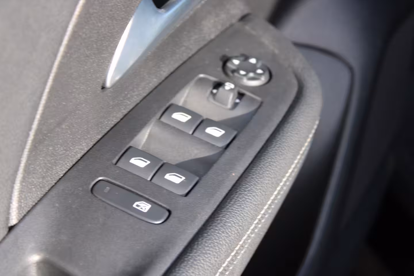 Opel Mokka-e GS 54 kWh | Fase 3 laden | Navigatie | Camera | Stuurverwarming | Apple carplay | Bluetoot
