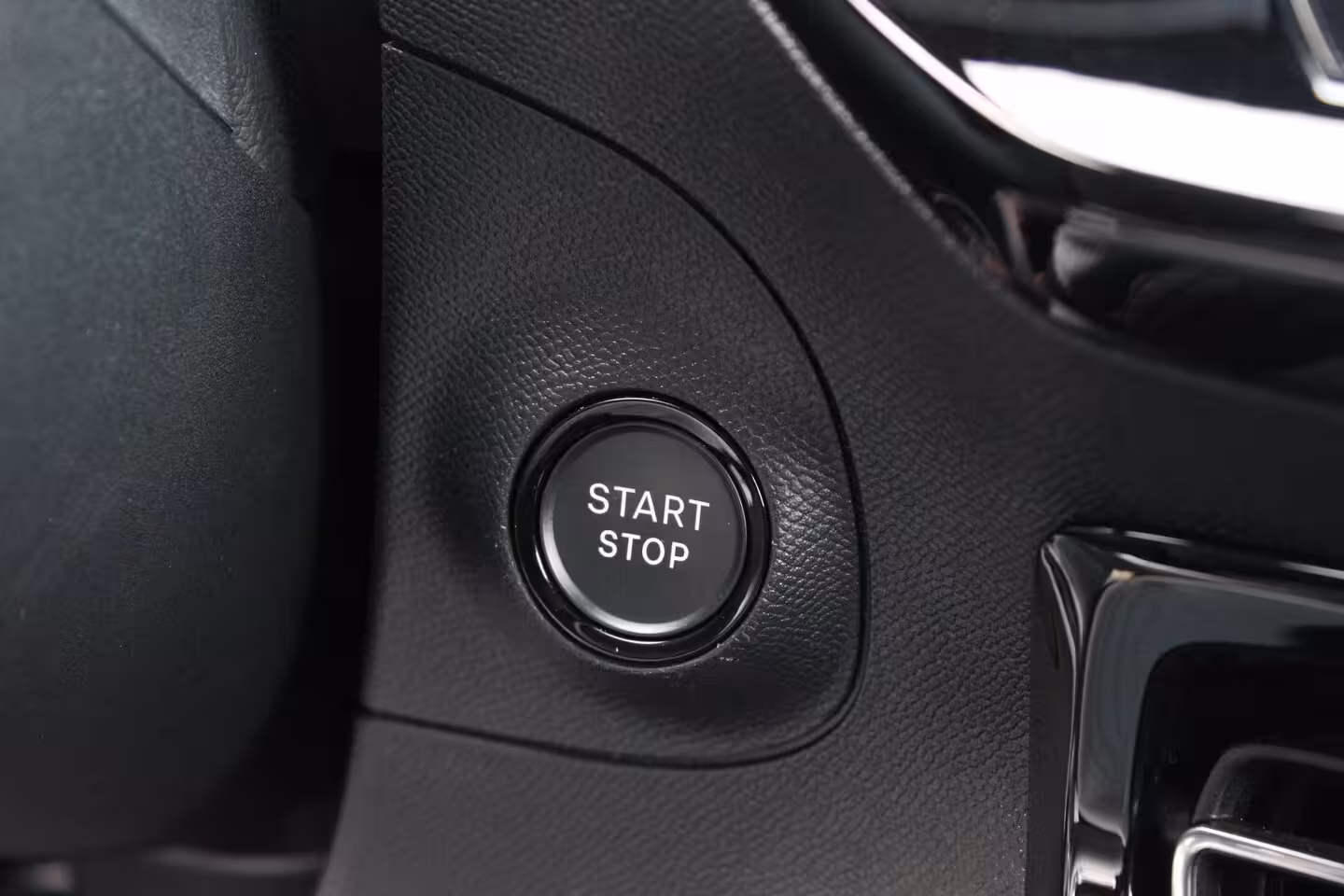 Opel Mokka-e GS 54 kWh | Fase 3 laden | Navigatie | Camera | Stuurverwarming | Apple carplay | Bluetoot