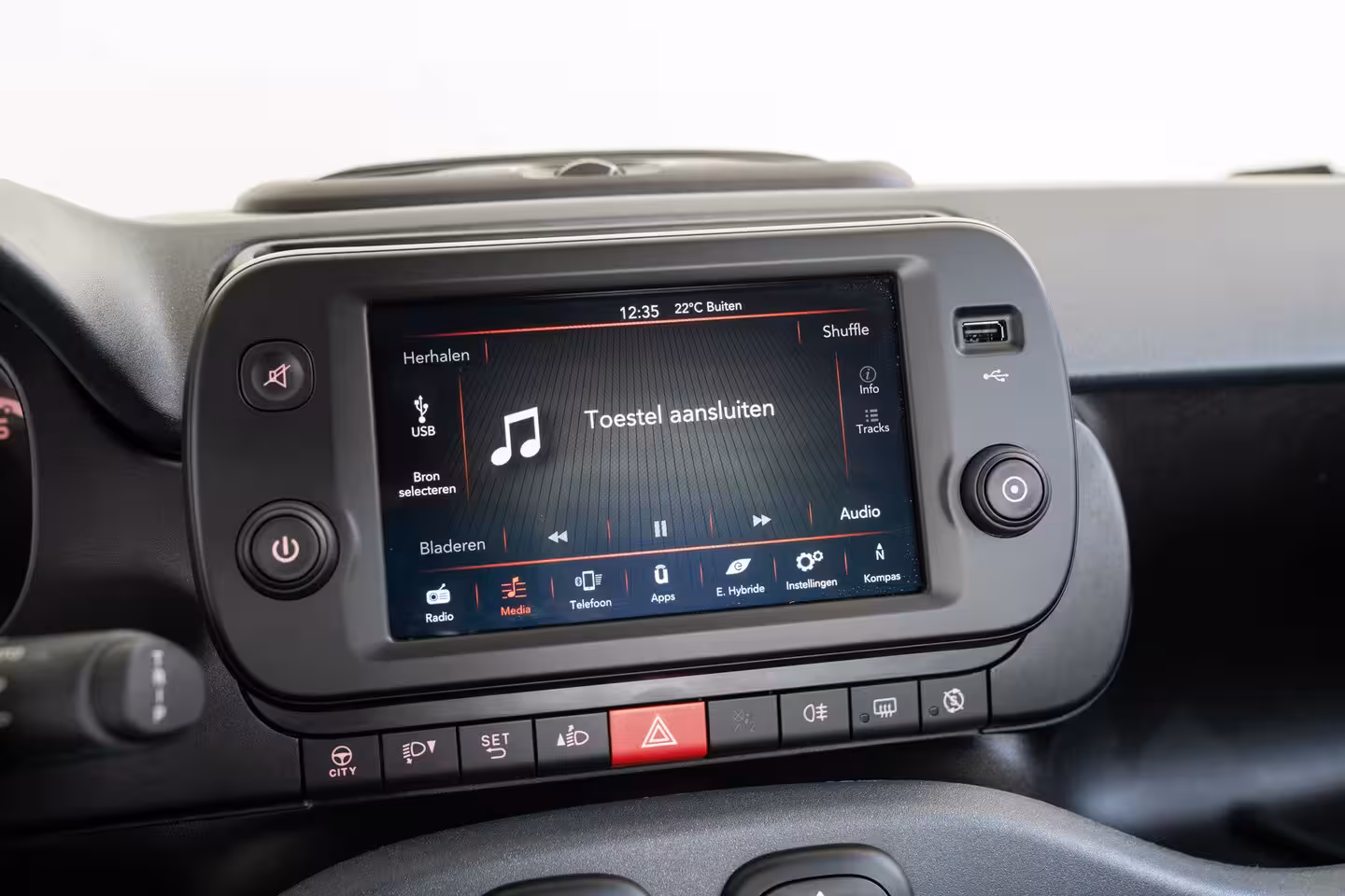 Fiat Panda 1.0 Hybrid | Climate Controle | Parkeersensoren | Apple Carplay & Android Auto | Bestuurde