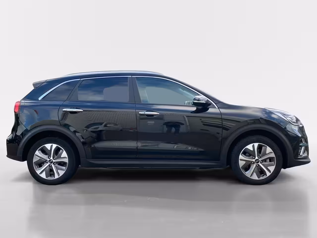 Kia e-Niro ExecutiveLine 64 kWh | Climate control | Leder | Stoel + stuurverwarming en ventilatie | S