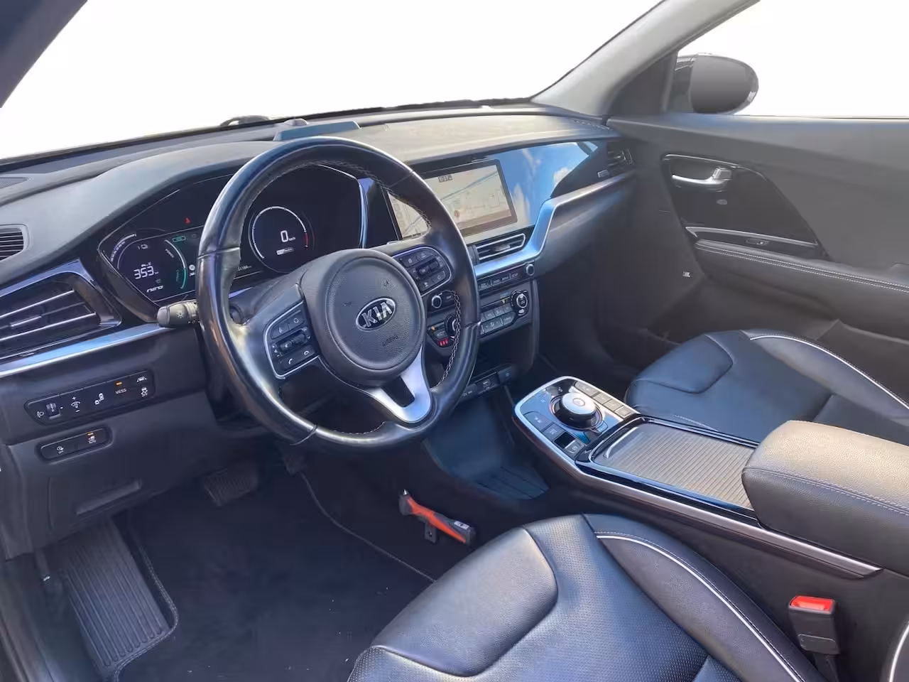 Kia e-Niro ExecutiveLine 64 kWh | Climate control | Leder | Stoel + stuurverwarming en ventilatie | S