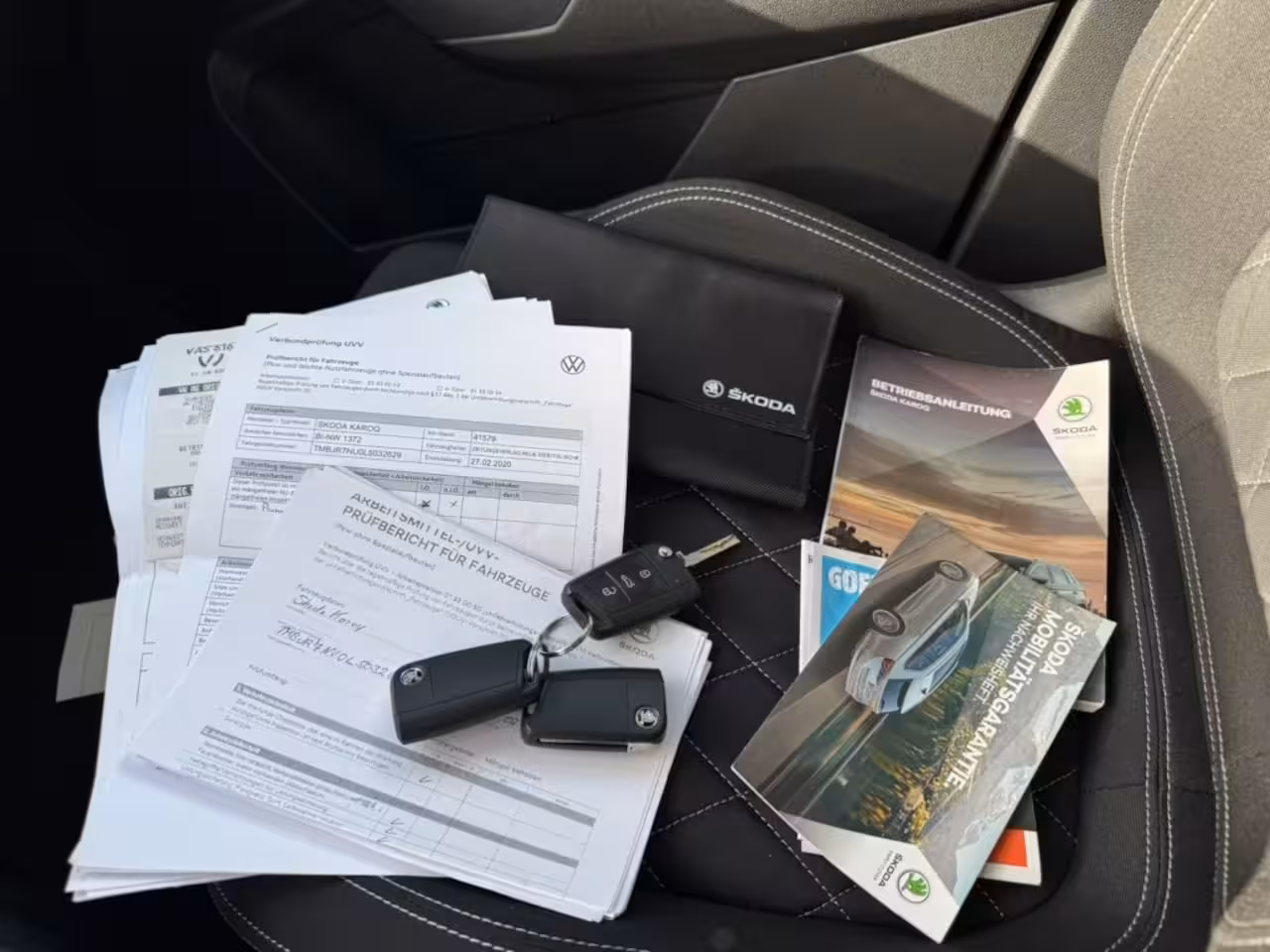 Skoda Karoq 1.5 TSI SPORTLINE Sportstoelen Zwartoptiek Stoelverw. voor/achter Keyless Sfeerverl