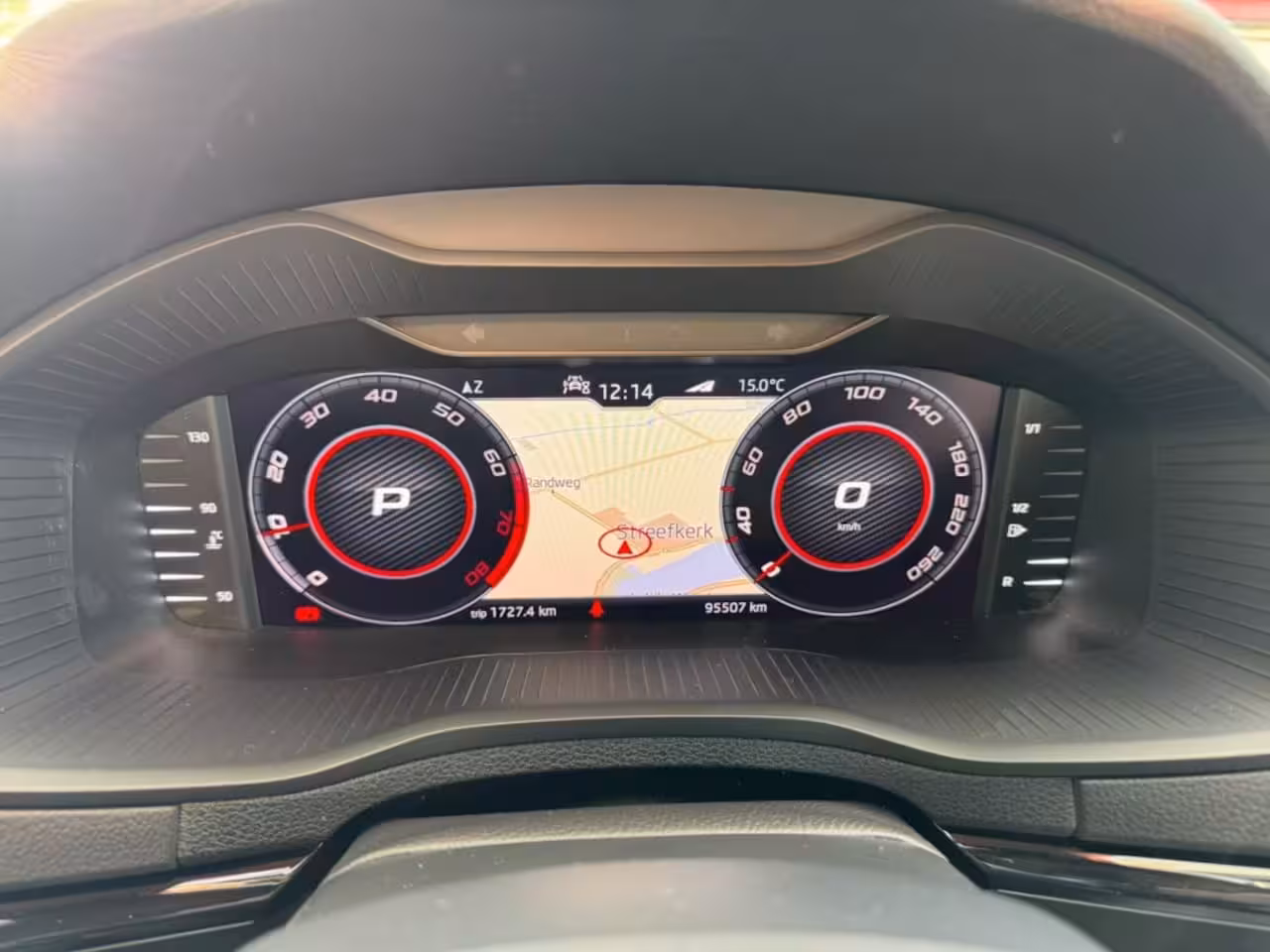 Skoda Karoq 1.5 TSI SPORTLINE Sportstoelen Zwartoptiek Stoelverw. voor/achter Keyless Sfeerverl