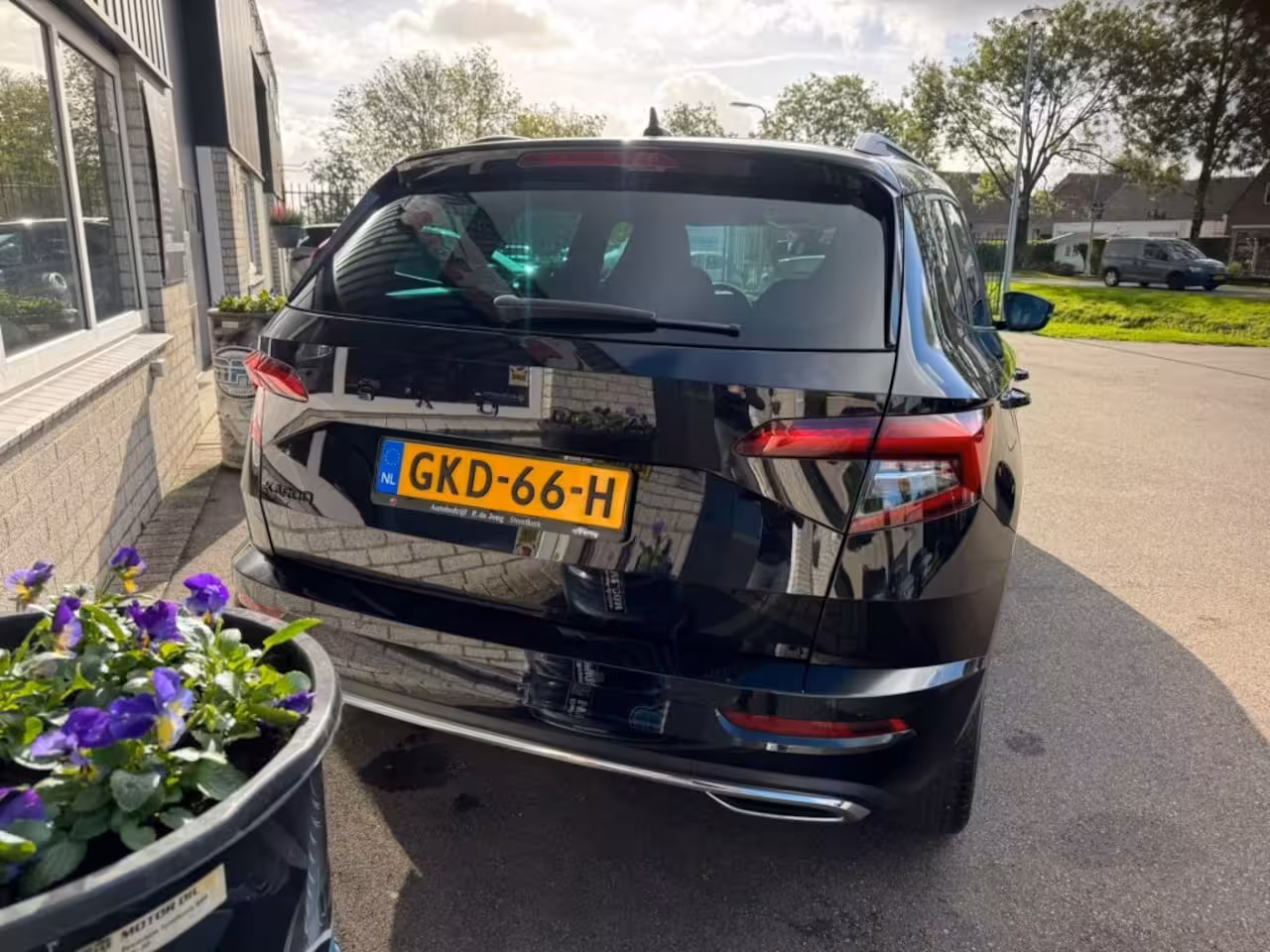 Skoda Karoq 1.5 TSI SPORTLINE Sportstoelen Zwartoptiek Stoelverw. voor/achter Keyless Sfeerverl
