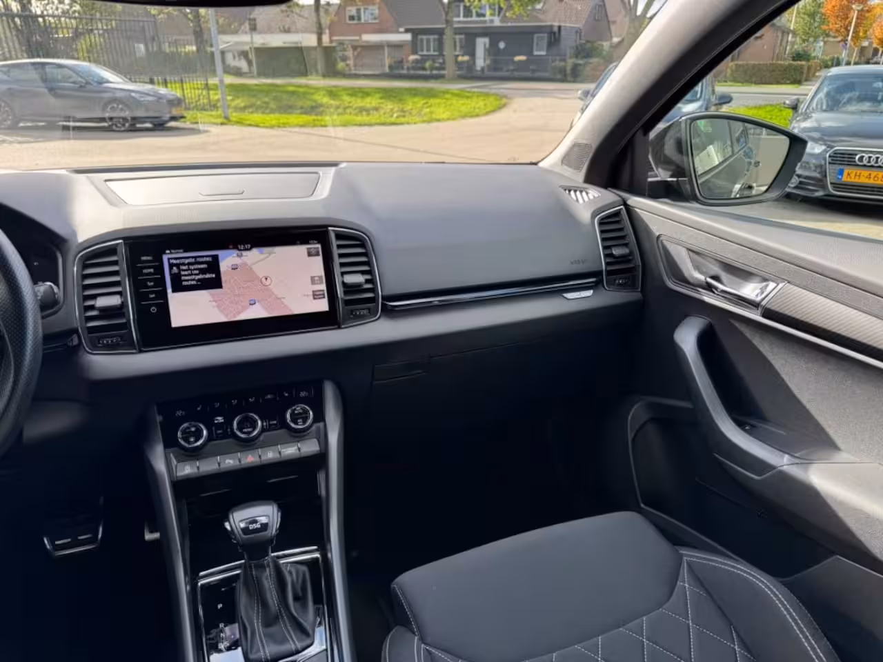 Skoda Karoq 1.5 TSI SPORTLINE Sportstoelen Zwartoptiek Stoelverw. voor/achter Keyless Sfeerverl