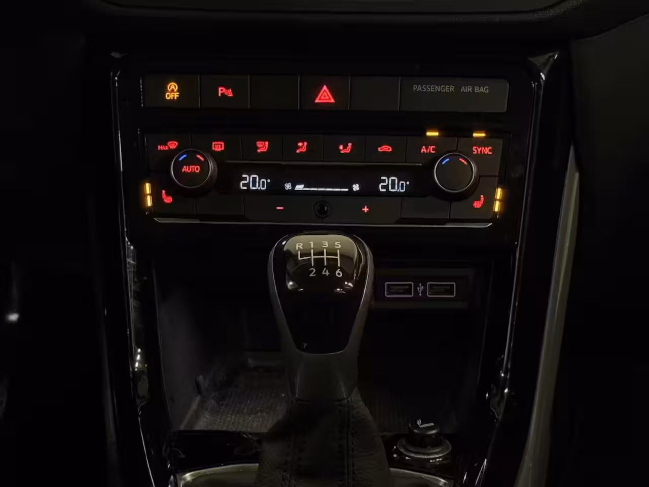 Volkswagen T-Cross 1.0 TSI Style Digital Camera Led Beats 116 PK