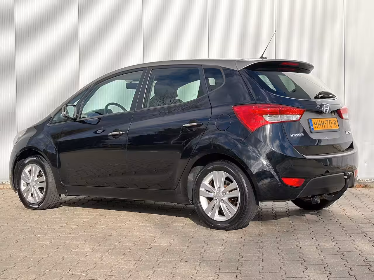 Hyundai ix20 1.6i Go | Stoelverwarming | Trekhaak | After market Achteruitrijcamera | Bluetooth telefoo