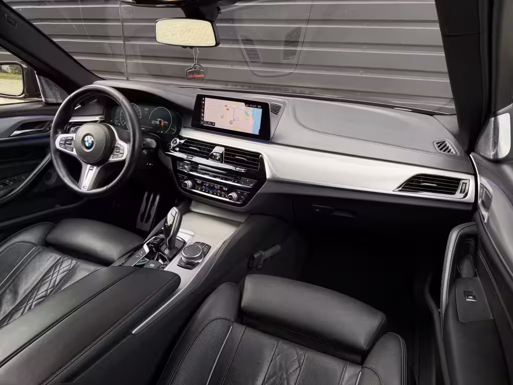 BMW 5-serie 540i xDrive M-PERF. SOFT|B&W|DAK|HUD|360|4WL STURING