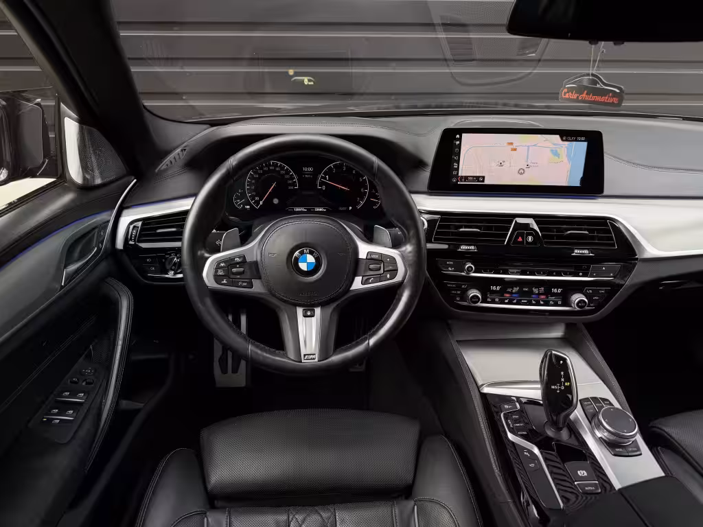 BMW 5-serie 540i xDrive M-PERF. SOFT|B&W|DAK|HUD|360|4WL STURING