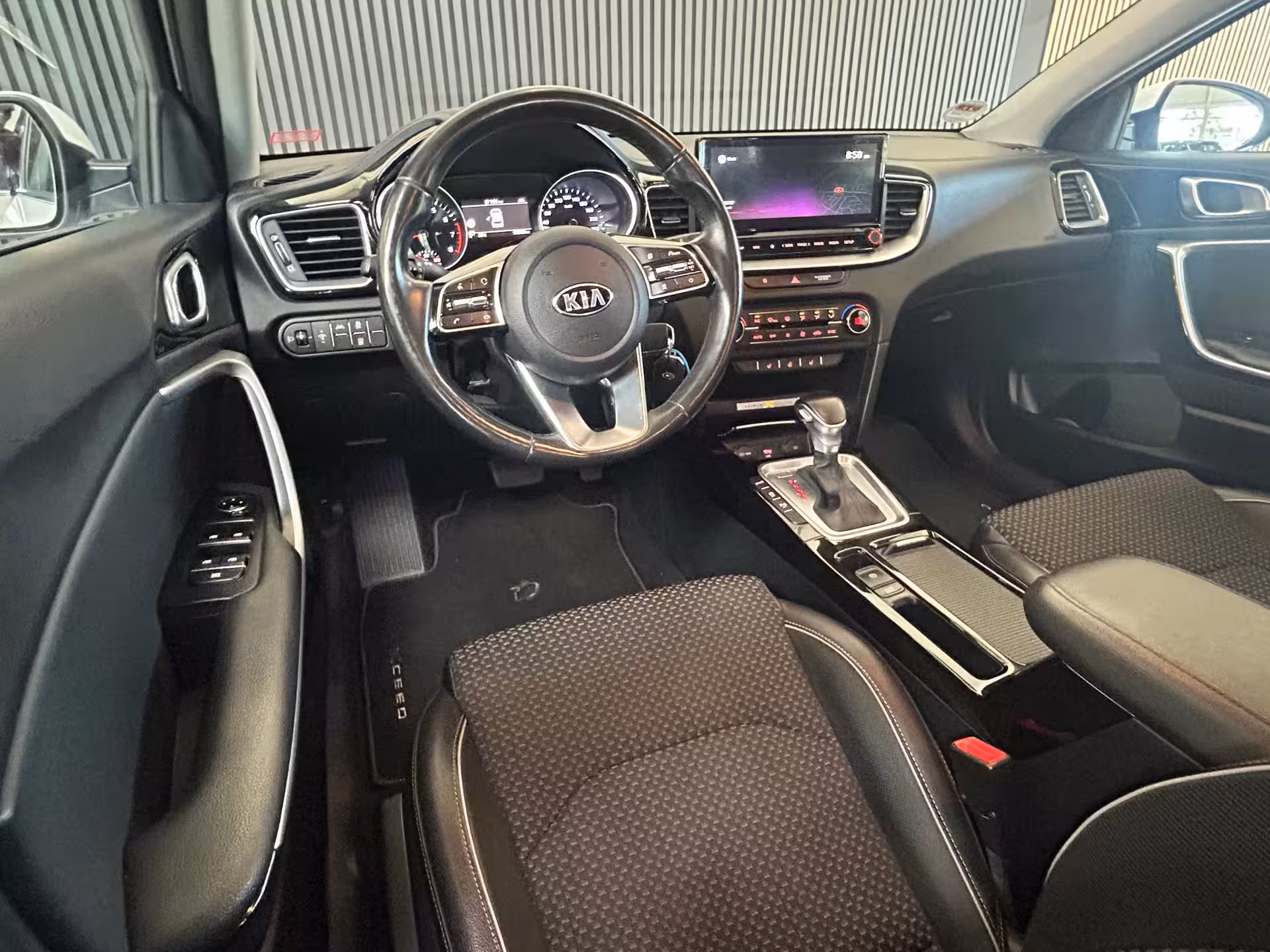 Kia XCeed 1.4 T-GDi DynamicPlusLine Automaat|JBL|ACC|Camera|Navi|Leder