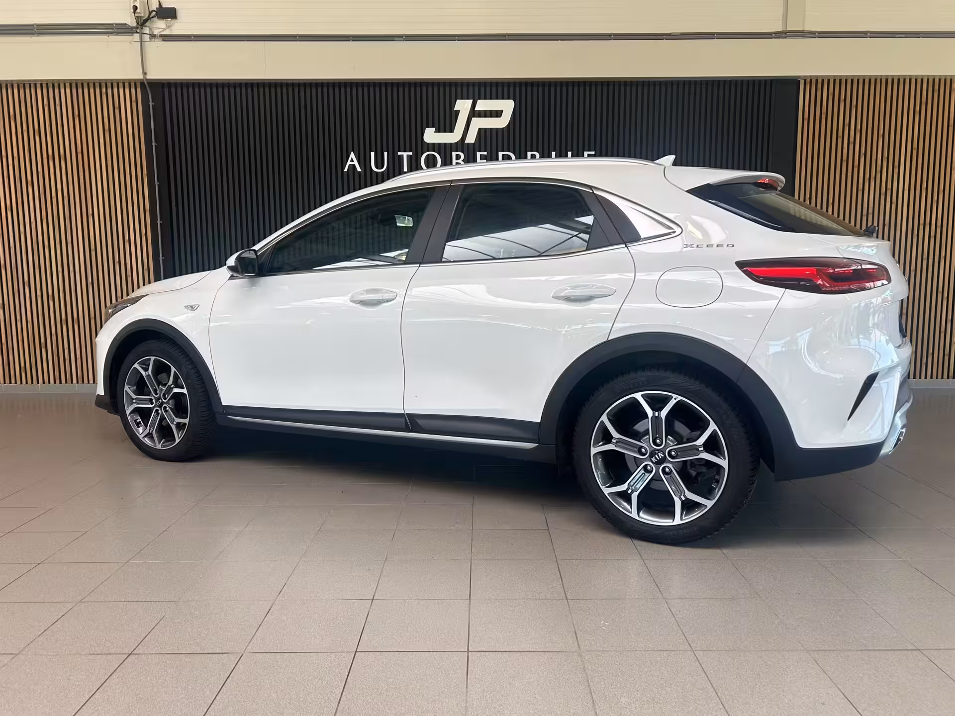 Kia XCeed 1.4 T-GDi DynamicPlusLine Automaat|JBL|ACC|Camera|Navi|Leder