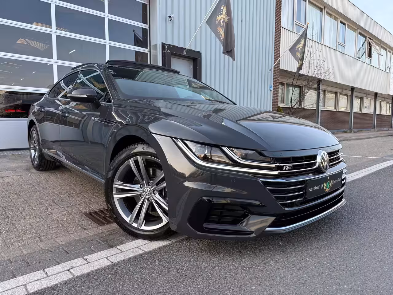 Volkswagen Arteon 2.0 TSI R-Line LED/PDC/CAM/LMV18/NAVI/LEER