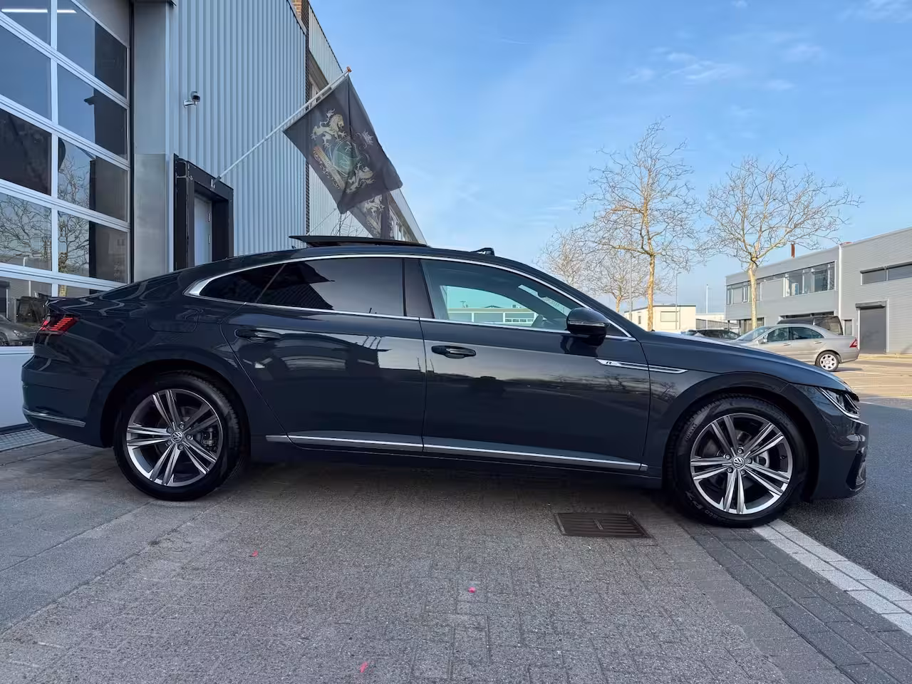 Volkswagen Arteon 2.0 TSI R-Line LED/PDC/CAM/LMV18/NAVI/LEER