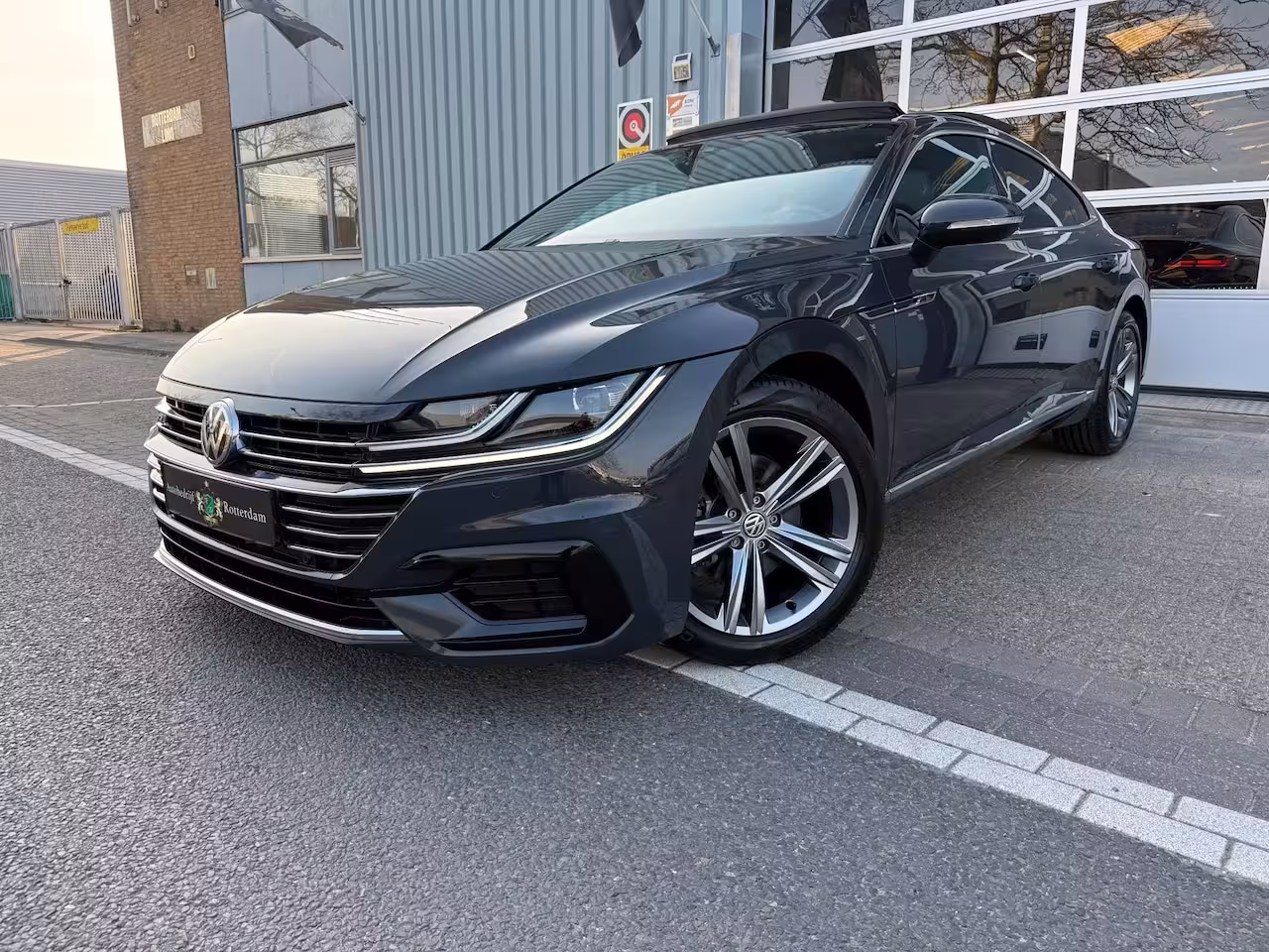Volkswagen Arteon 2.0 TSI R-Line LED/PDC/CAM/LMV18/NAVI/LEER