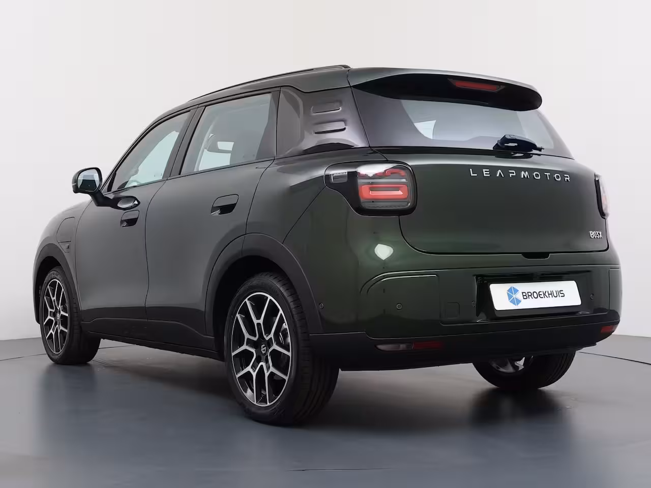Leapmotor B03X ProMax Design 53 kWh | Achterbank in delen neerklapbaar | Airco (automatisch) | Apple Carp