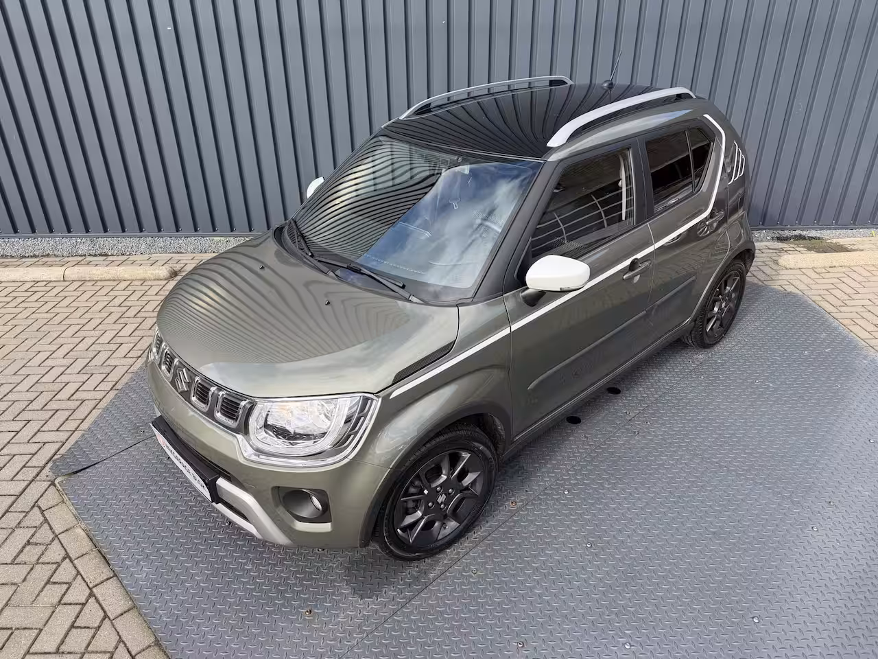 Suzuki Ignis 1.2 Smart Hybrid Select | Clima | kleur: Tough Thaki(groen) | Rijklaar
