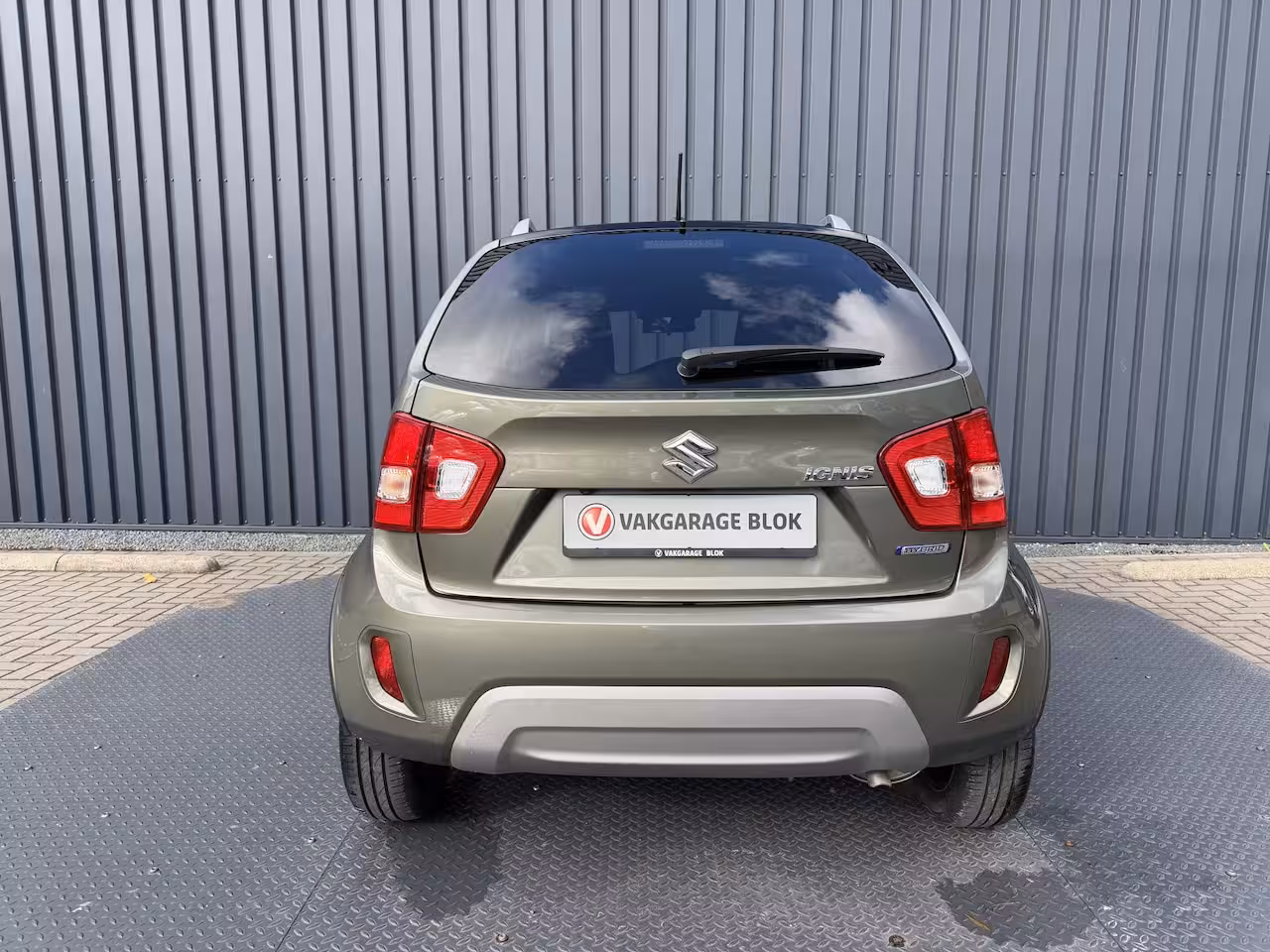 Suzuki Ignis 1.2 Smart Hybrid Select | Clima | kleur: Tough Thaki(groen) | Rijklaar