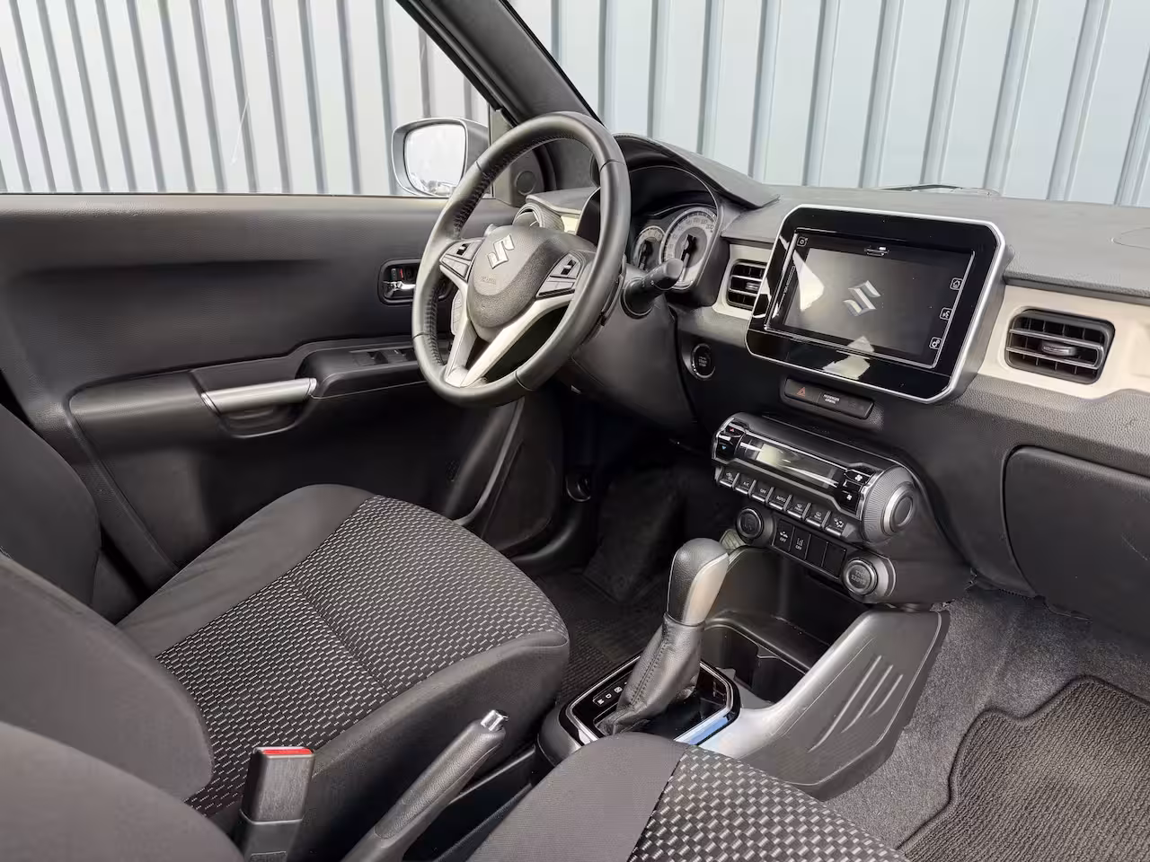 Suzuki Ignis 1.2 Smart Hybrid Select | Clima | kleur: Tough Thaki(groen) | Rijklaar
