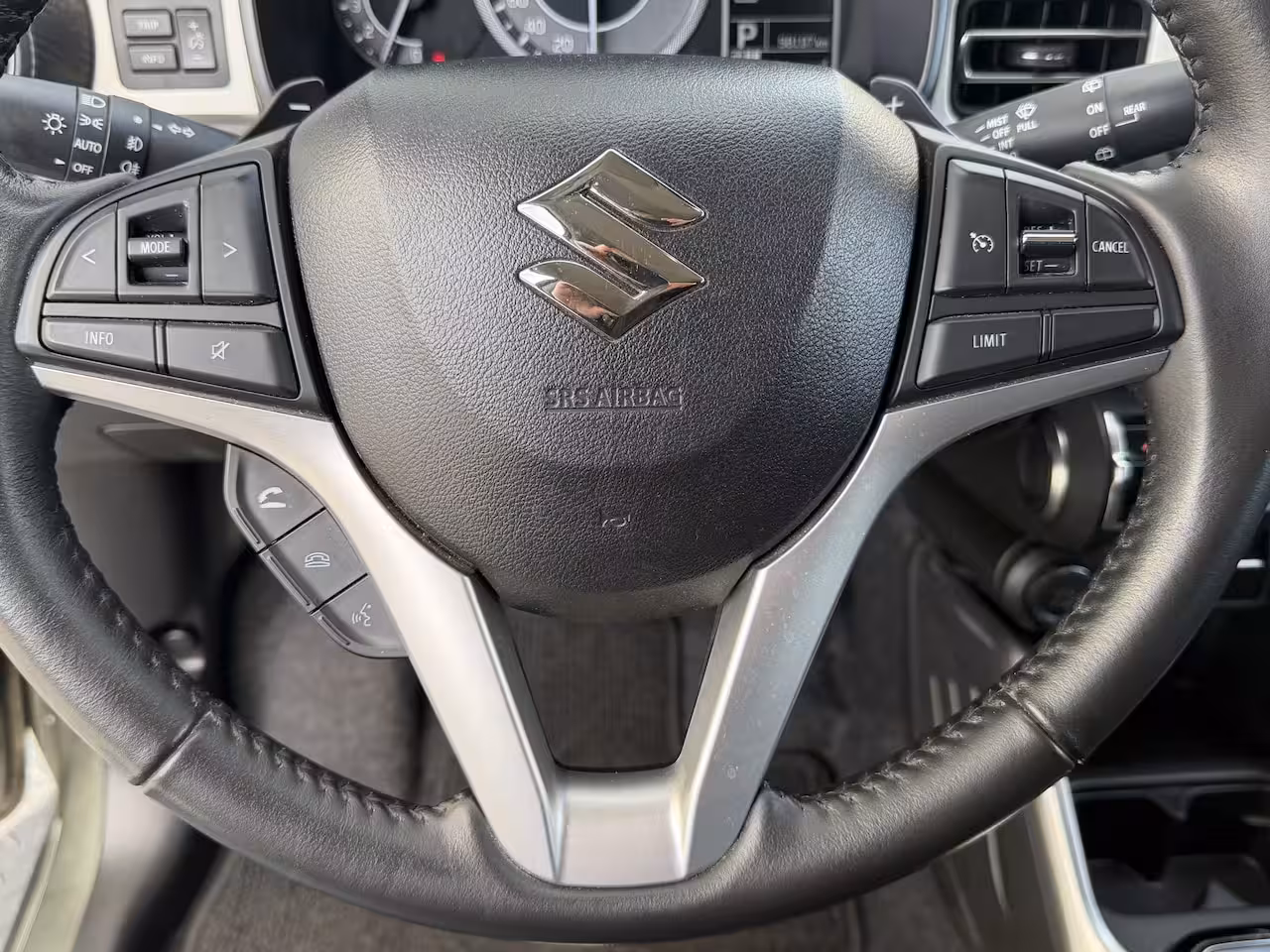Suzuki Ignis 1.2 Smart Hybrid Select | Clima | kleur: Tough Thaki(groen) | Rijklaar
