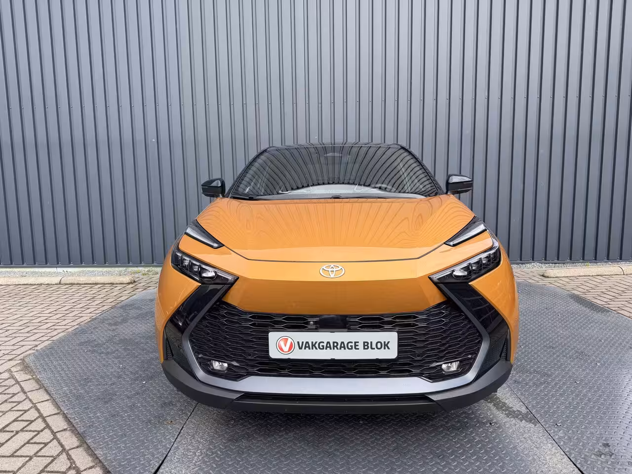 Toyota C-HR 2.0 Hybrid 200(geen Plug-in) Première Edition | Vol LEER | Afnm. Trekhaak | Pano dak | 360