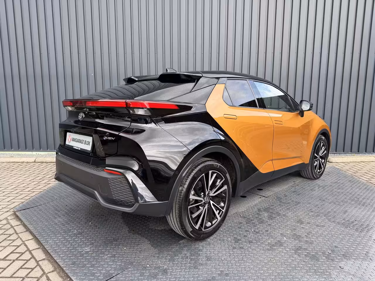 Toyota C-HR 2.0 Hybrid 200(geen Plug-in) Première Edition | Vol LEER | Afnm. Trekhaak | Pano dak | 360