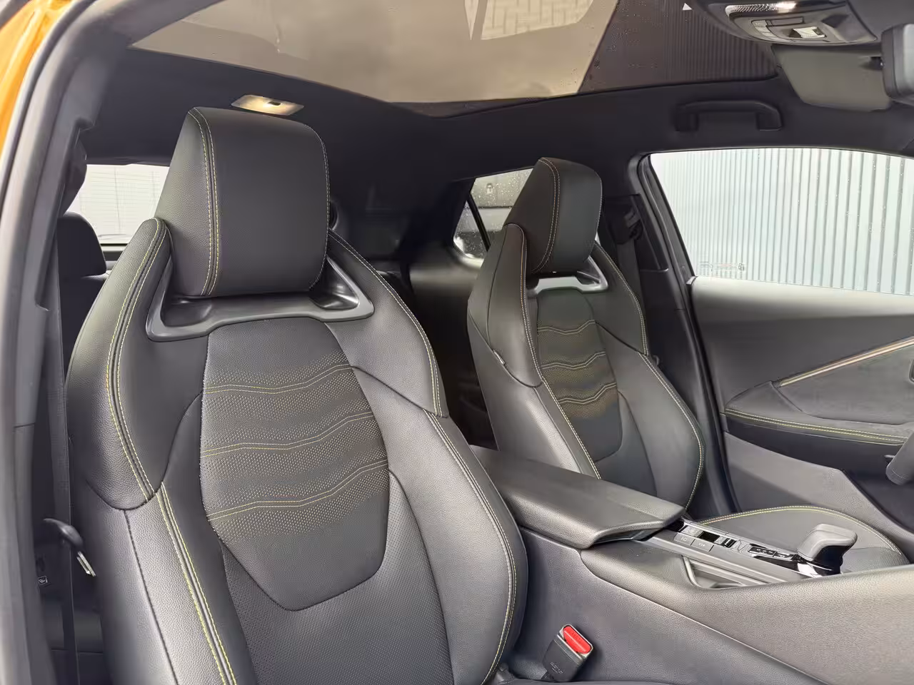 Toyota C-HR 2.0 Hybrid 200(geen Plug-in) Première Edition | Vol LEER | Afnm. Trekhaak | Pano dak | 360
