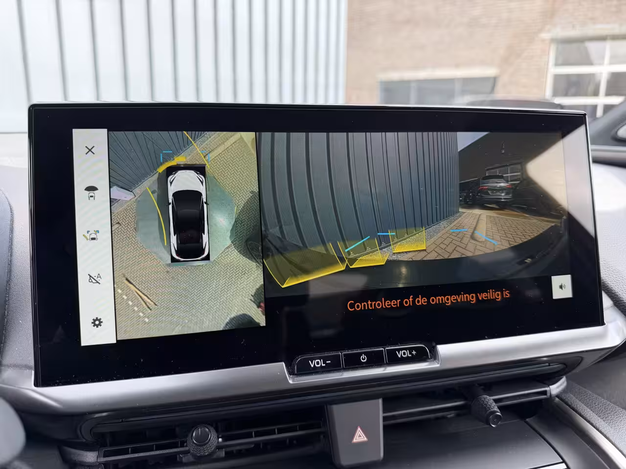 Toyota C-HR 2.0 Hybrid 200(geen Plug-in) Première Edition | Vol LEER | Afnm. Trekhaak | Pano dak | 360