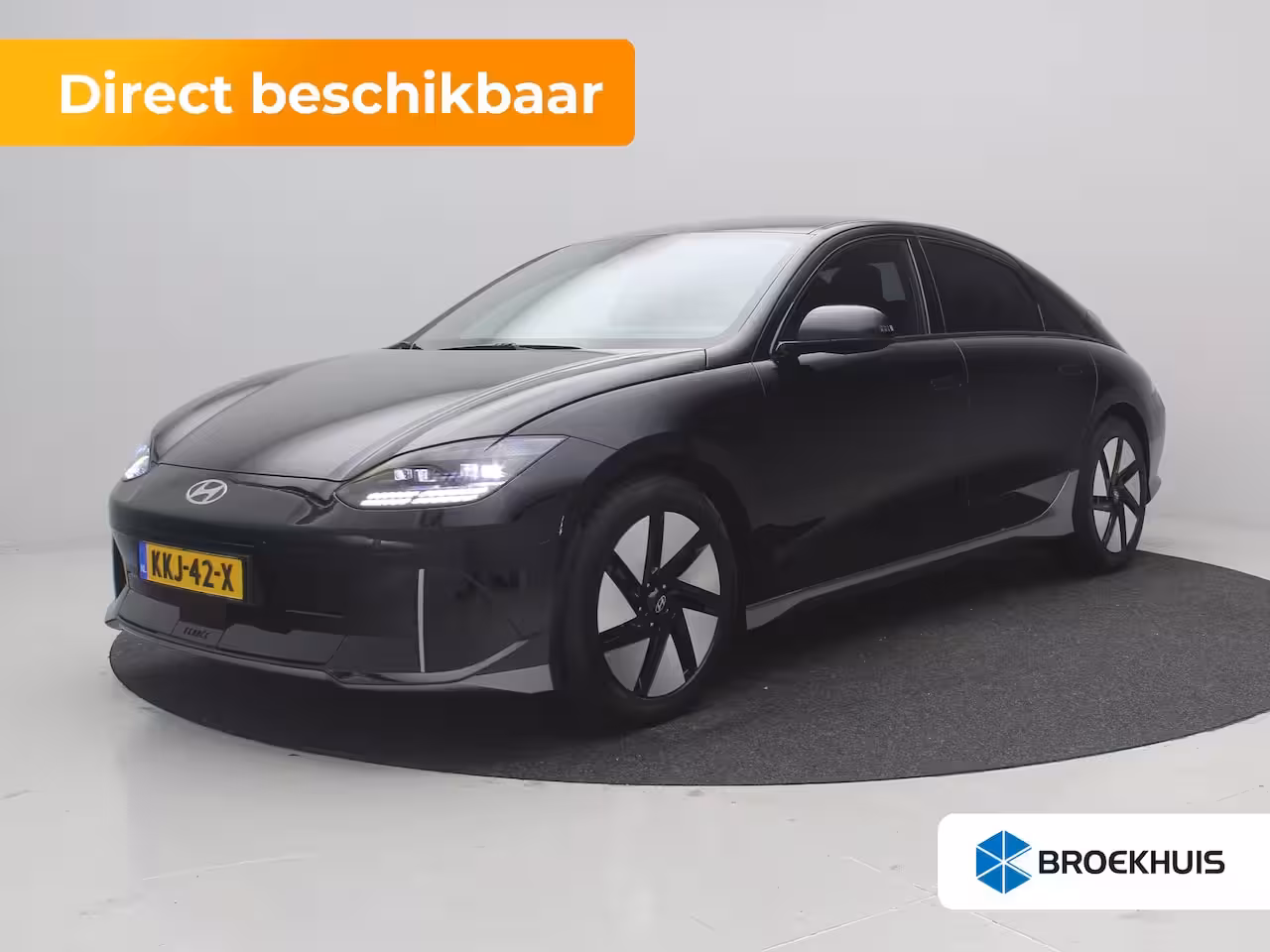 Hyundai IONIQ 6 Connect 53 kWh | 18-inch lichtmetalen velgen | Abyss Black Pearl | Achterstoelen verwarmd