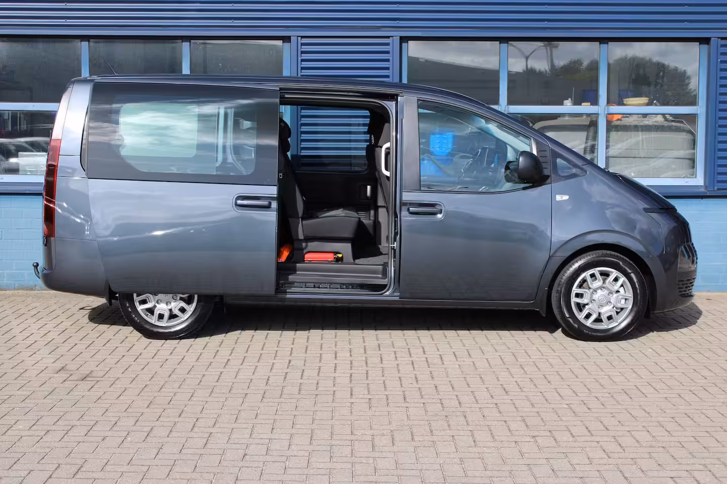 Hyundai Staria Dubbele Cabine 2.2 177PK Automaat CARPLAY | TREKHAAK | CAMERA | NAVI |