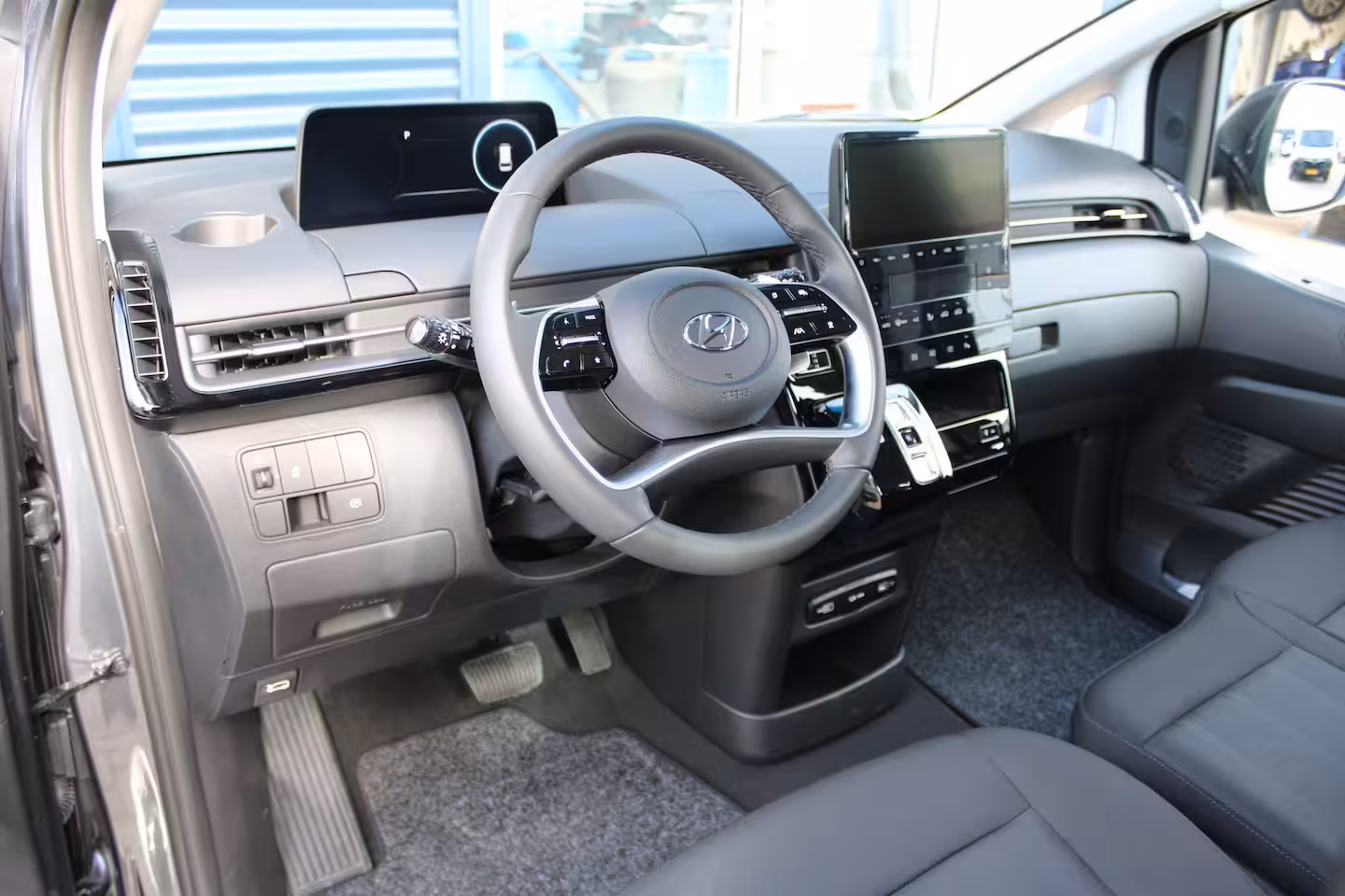 Hyundai Staria Dubbele Cabine 2.2 177PK Automaat CARPLAY | TREKHAAK | CAMERA | NAVI |