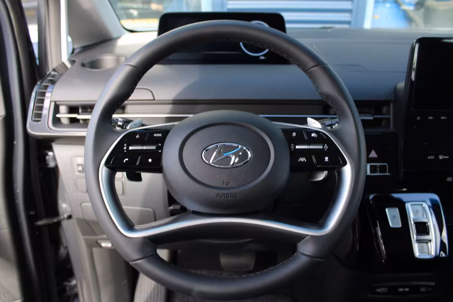 Hyundai Staria Dubbele Cabine 2.2 177PK Automaat CARPLAY | TREKHAAK | CAMERA | NAVI |