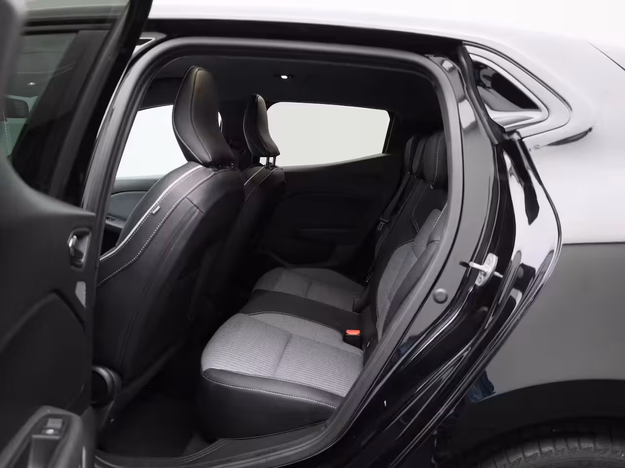 Renault Clio 1.6 E-Tech Full Hybrid 145Pk techno | Automaat | Navigatie | Achteruitrijcamera | Cruise C