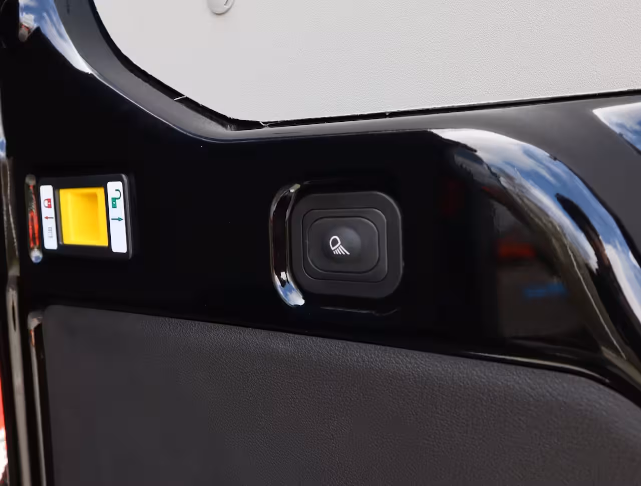 Ford E-Transit 350 L3H2 Trend 68 kWh | Uit Voorraad Leverbaar | Prijs inclusief €8.285, - Ready Set Bonus