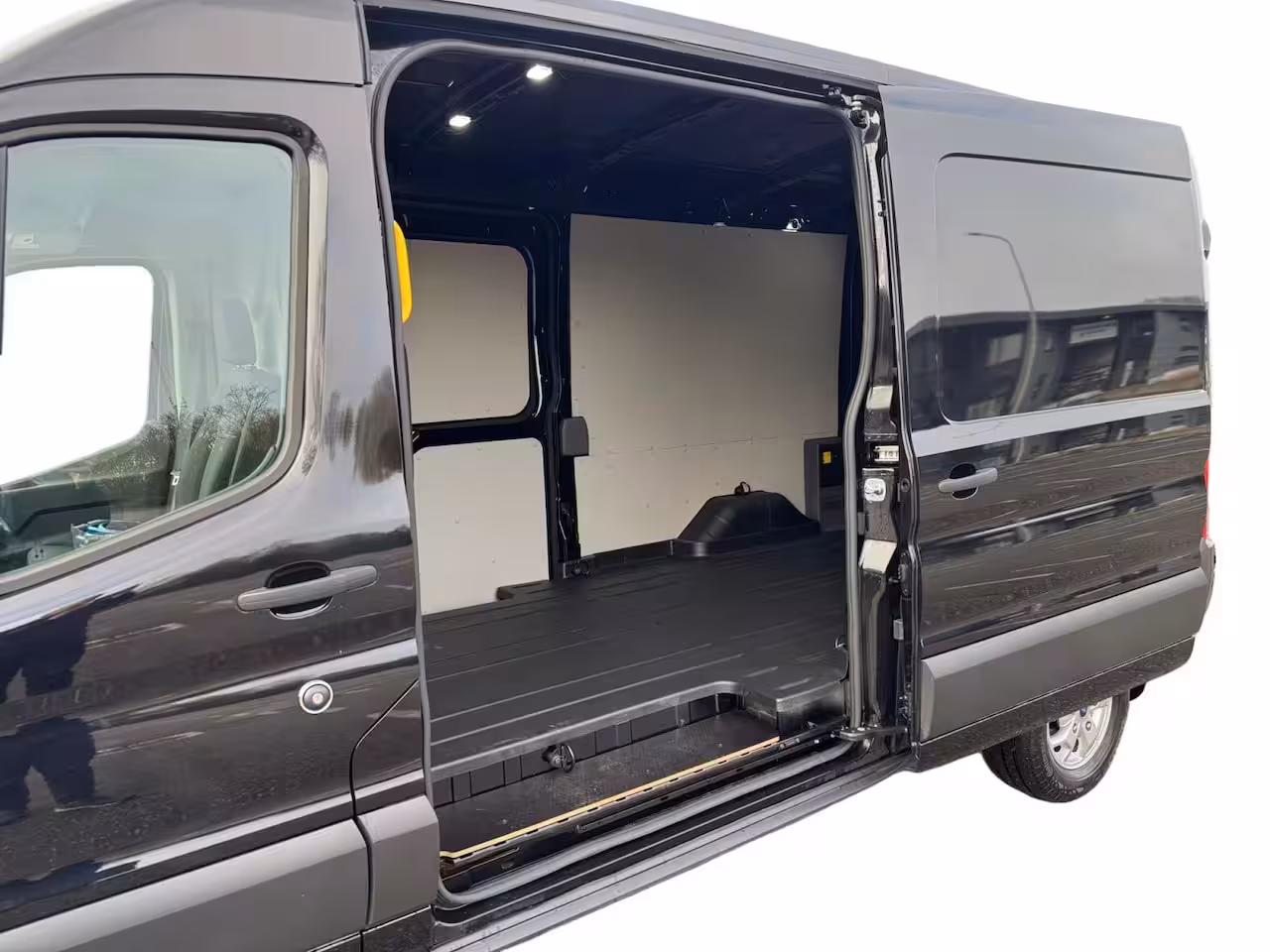 Ford E-Transit 350 L3H2 Trend 68 kWh | Uit Voorraad Leverbaar | Prijs inclusief €8.285, - Ready Set Bonus