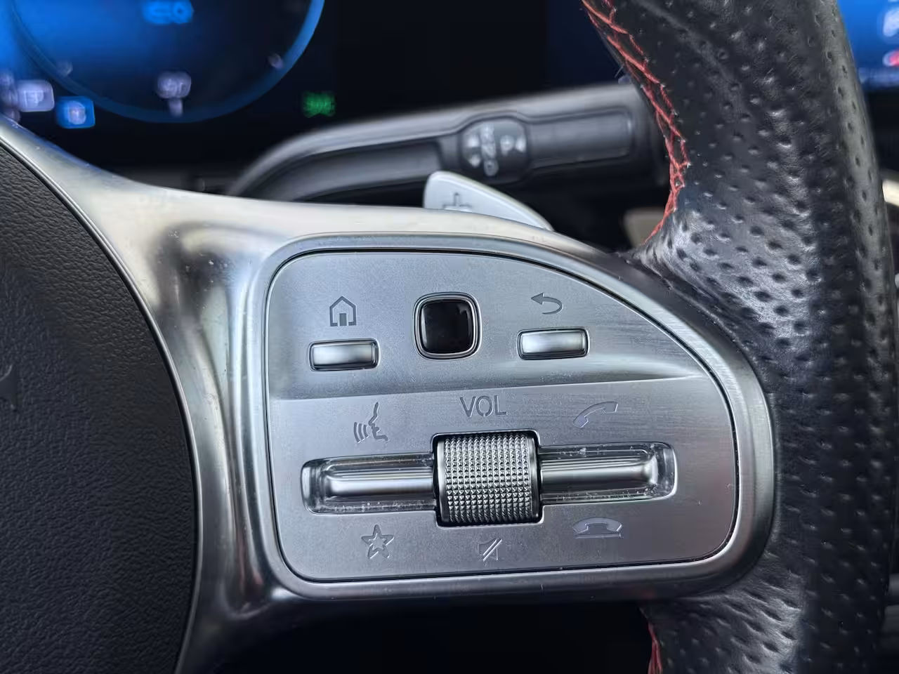Mercedes-Benz EQA 250 Business Solution AMG 67 kWh Panoramadak / Keyless / Privacy Glass / Parkeercamera / S