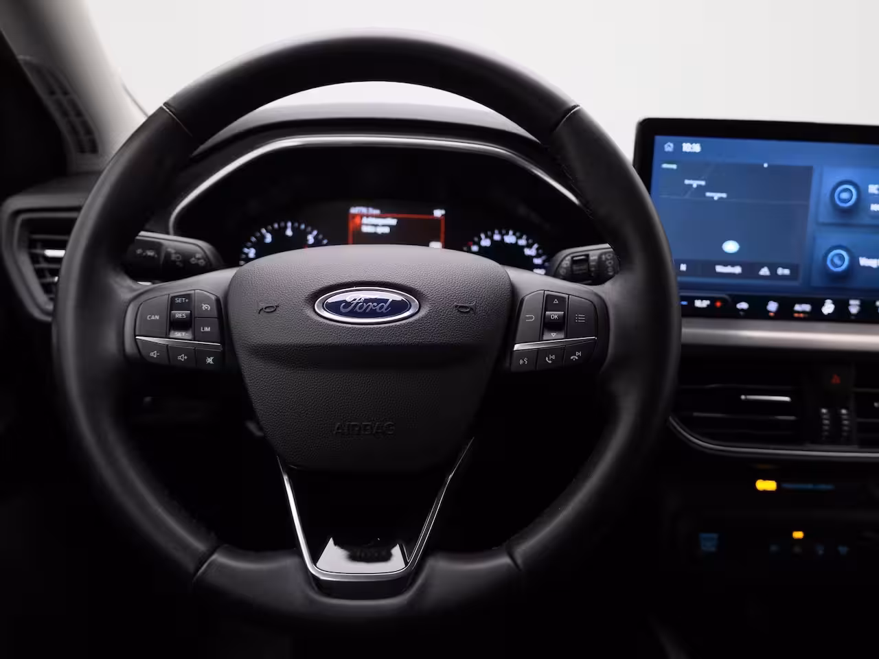 Ford Focus 1.0 EcoBoost Hybrid Titanium | Apple Carplay/Android Auto | Climate Control | Cruise Contr