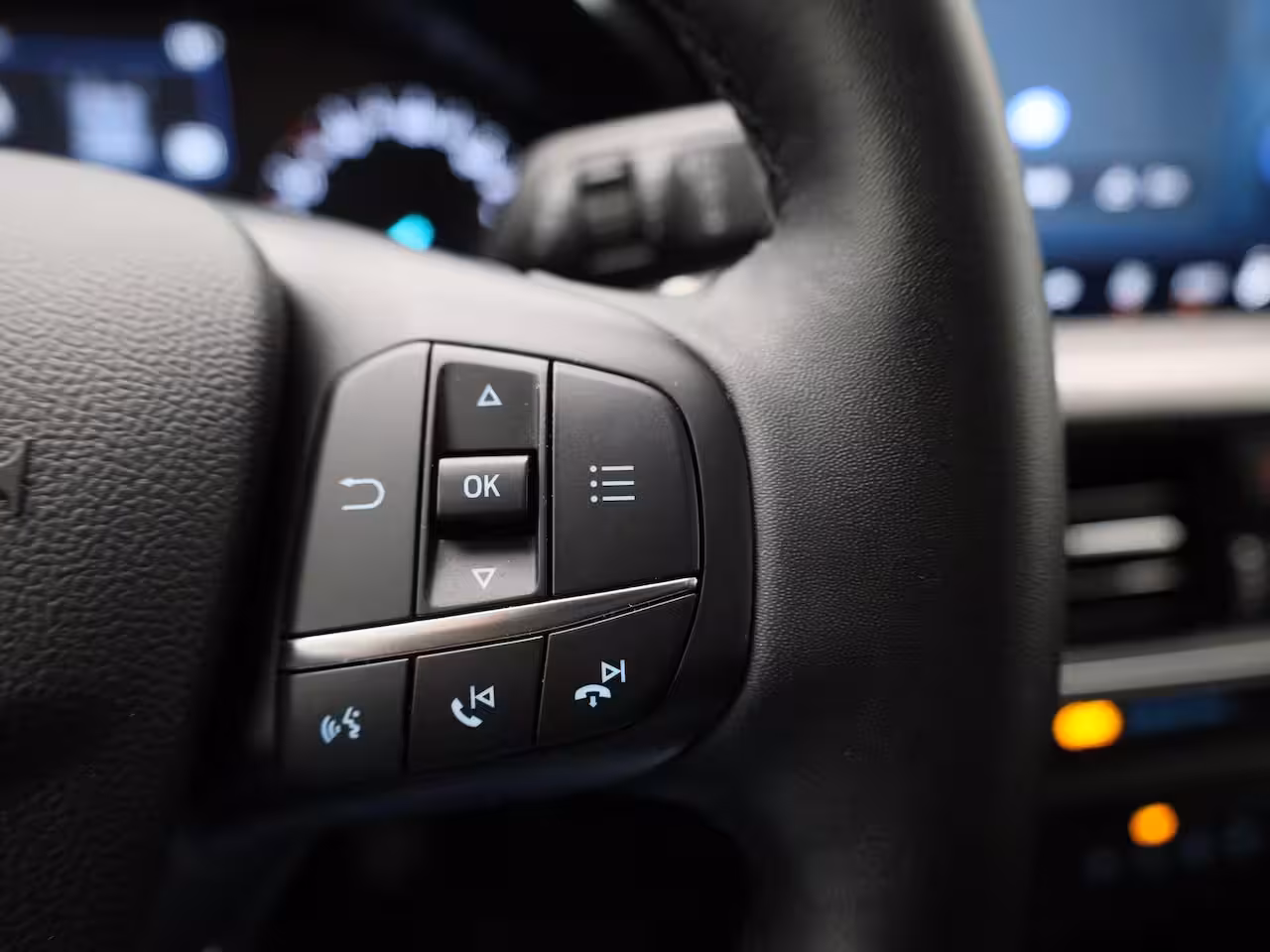 Ford Focus 1.0 EcoBoost Hybrid Titanium | Apple Carplay/Android Auto | Climate Control | Cruise Contr