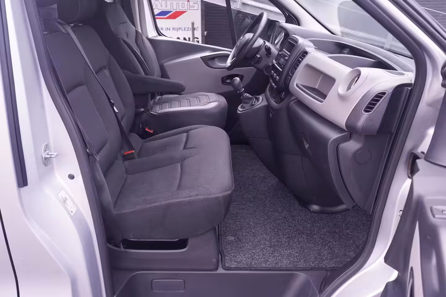 Renault Trafic 1.6 dCi 120 pk L2H1 Airco, Trekhaak Slechts 80 dkm, 3-Zits