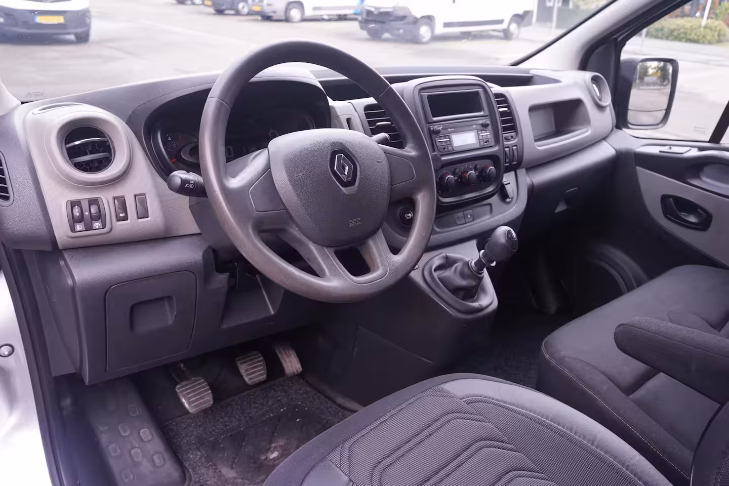 Renault Trafic 1.6 dCi 120 pk L2H1 Airco, Trekhaak Slechts 80 dkm, 3-Zits